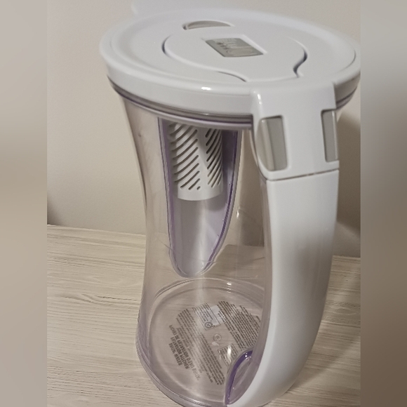 Brita Clear Water Filtration Pitcher - Picture 7 of 8